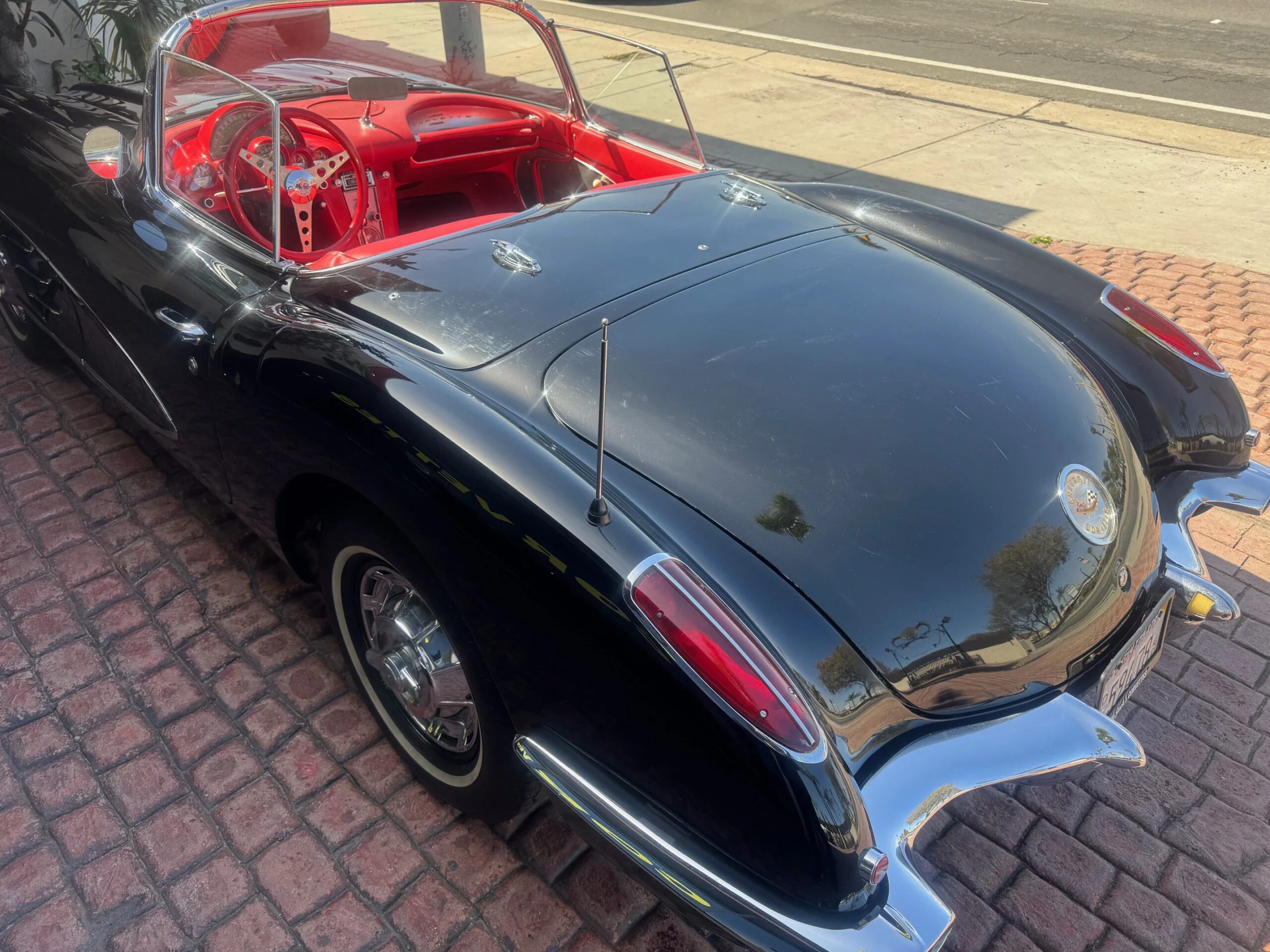 Chevrolet-Corvette-convertible-1960-Black-Red-12