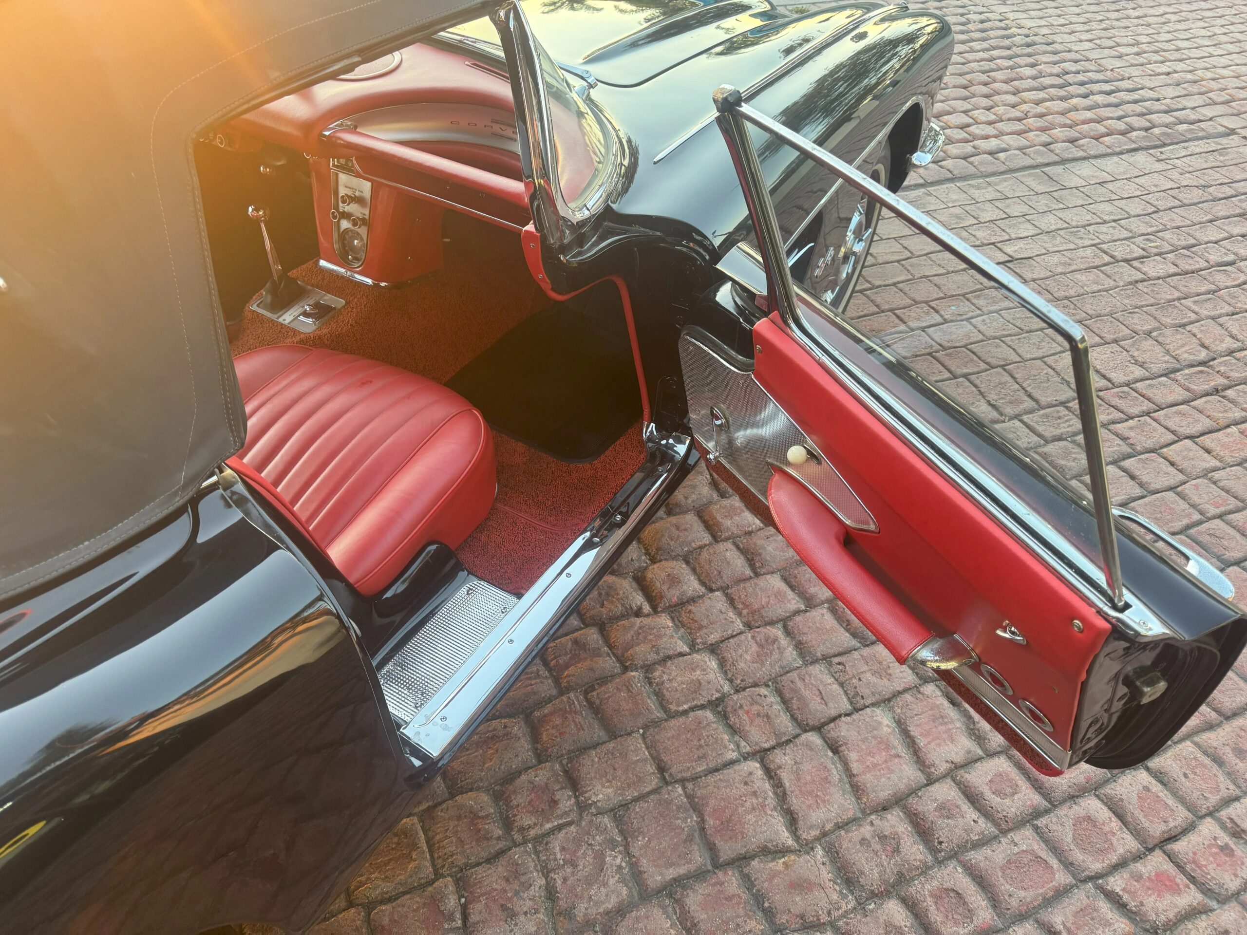 Chevrolet-Corvette-convertible-1960-Black-Red-19