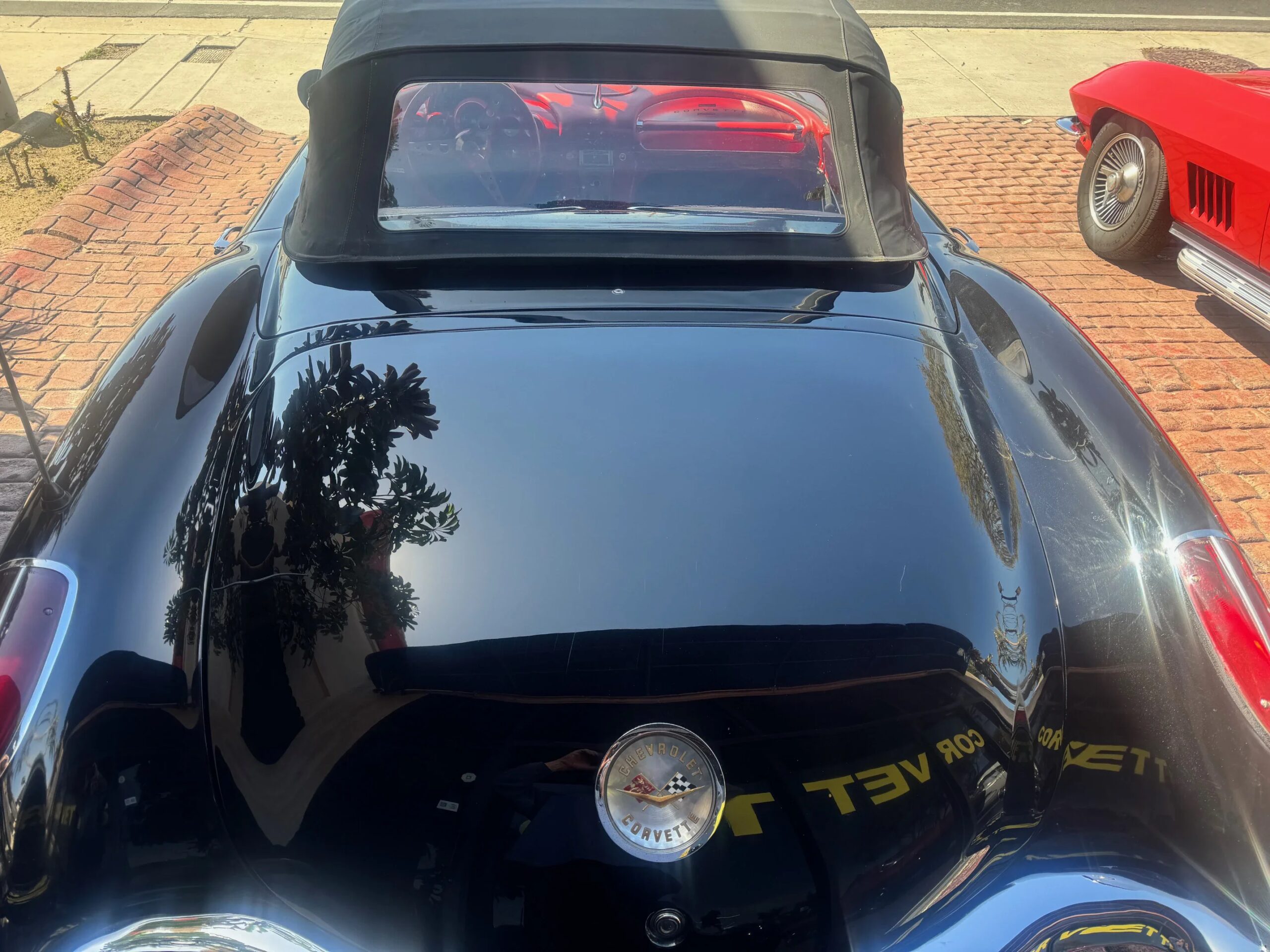 Chevrolet-Corvette-convertible-1960-Black-Red-21