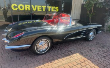 Chevrolet-Corvette-convertible-1960-Black-Red