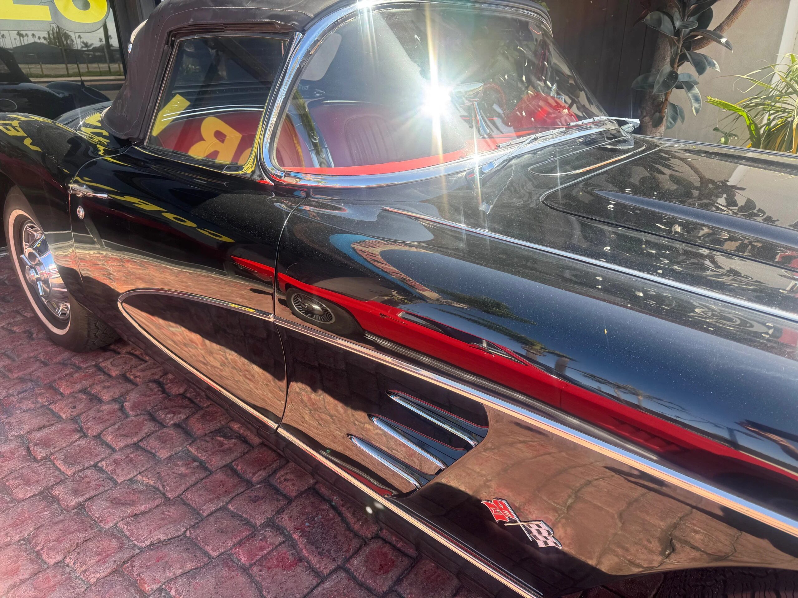 Chevrolet-Corvette-convertible-1960-Black-Red-5