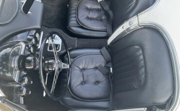 Chevrolet-Corvette-convertible-1960-White-Black-15