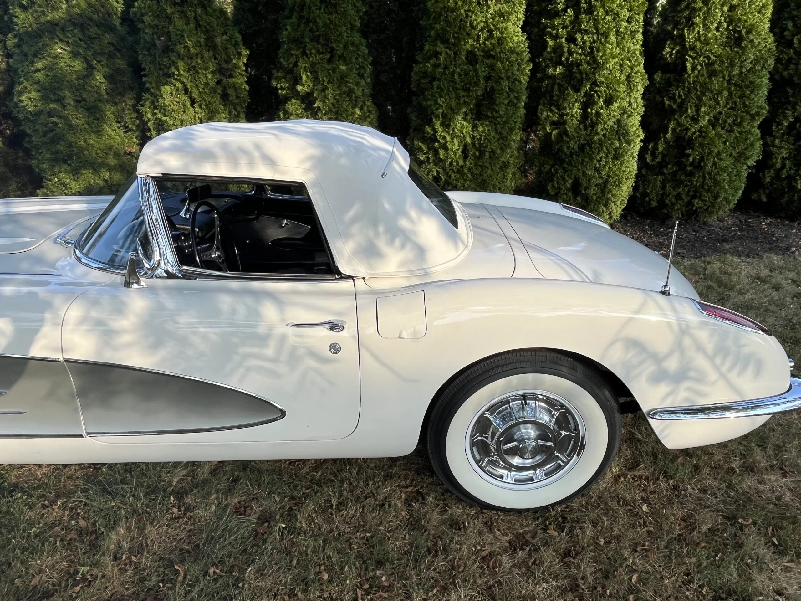 Chevrolet-Corvette-convertible-1960-White-Black-18
