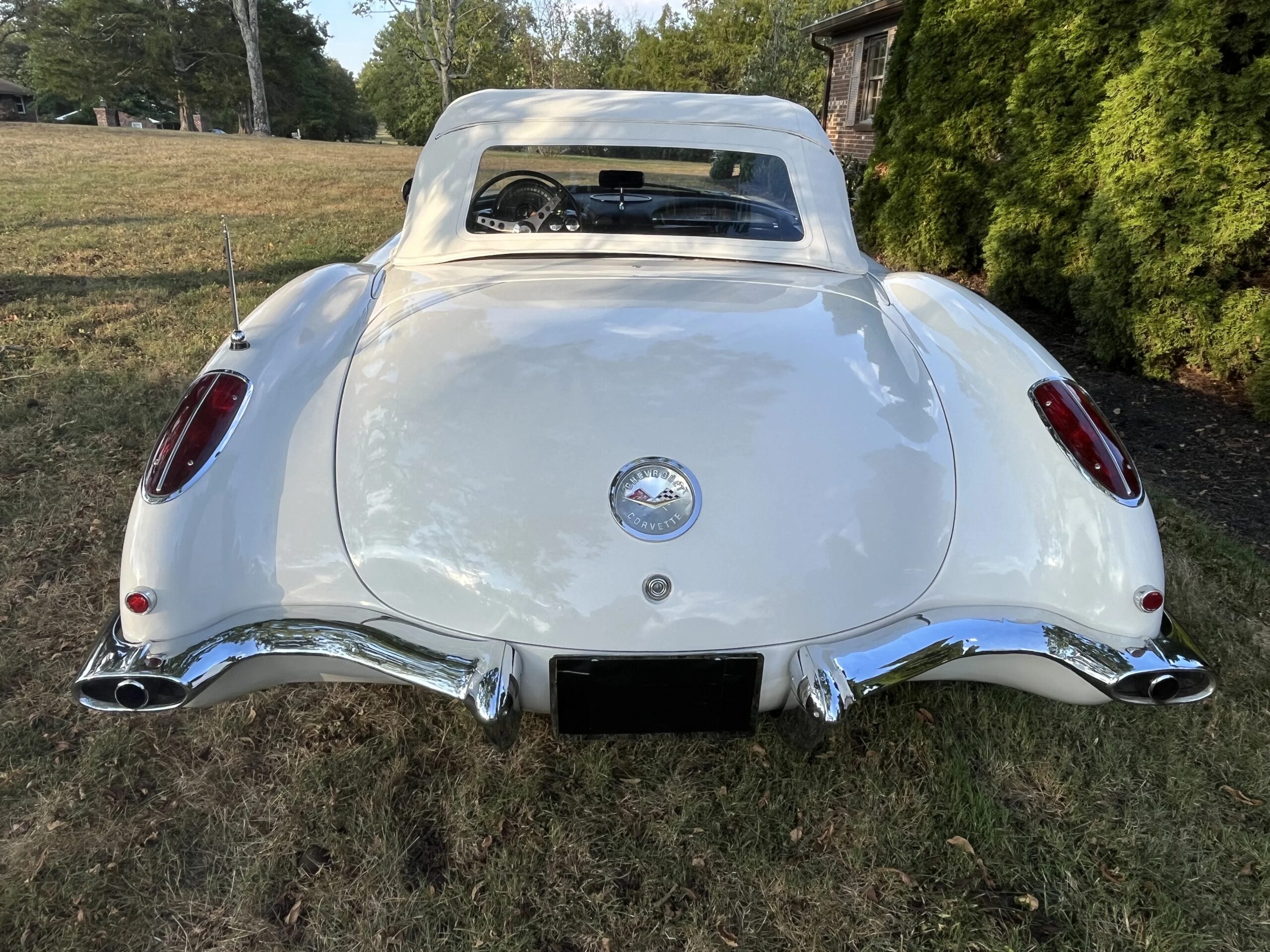 Chevrolet-Corvette-convertible-1960-White-Black-19