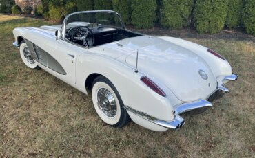 Chevrolet-Corvette-convertible-1960-White-Black-24