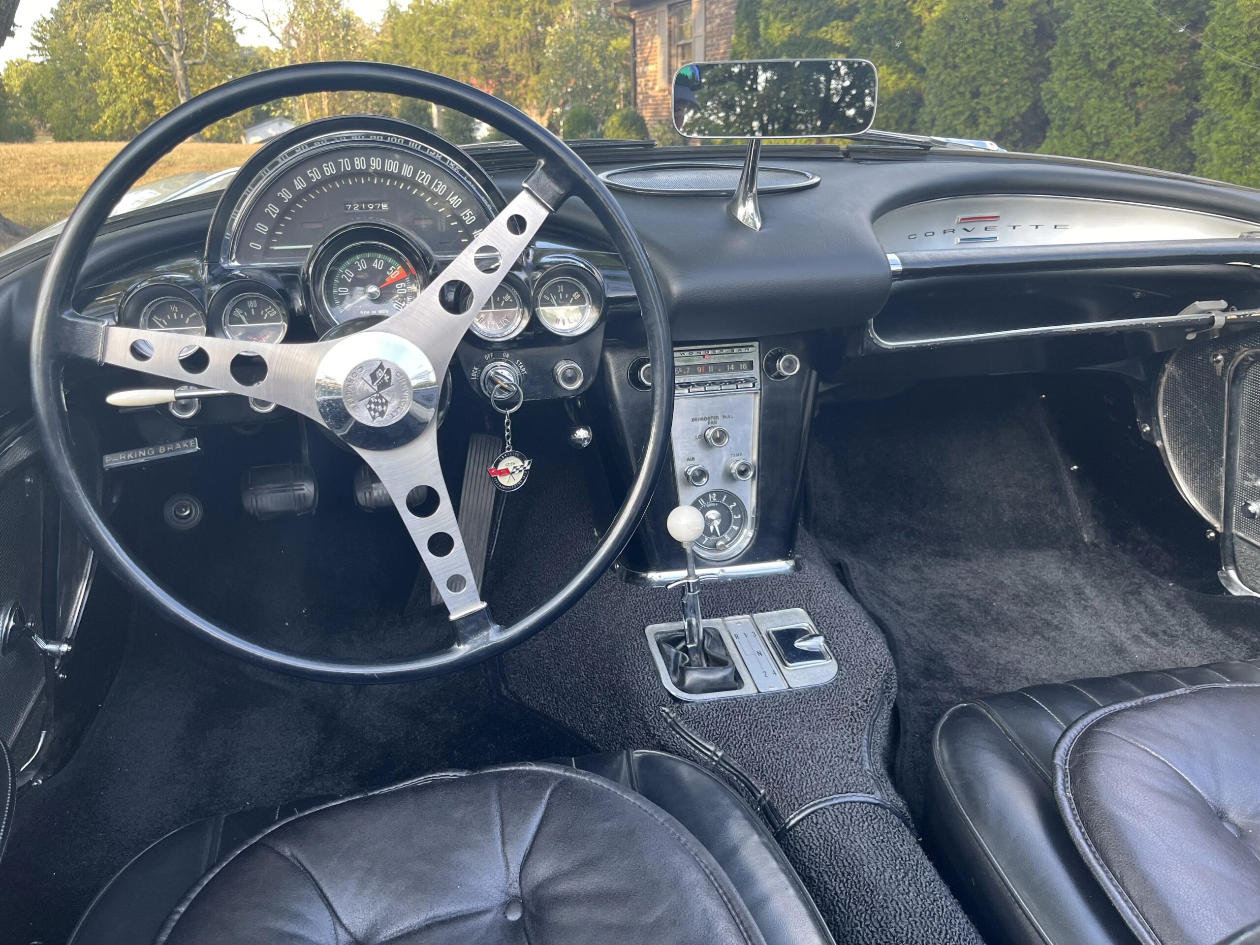 Chevrolet-Corvette-convertible-1960-White-Black-28