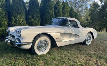 Chevrolet-Corvette-convertible-1960-White-Black