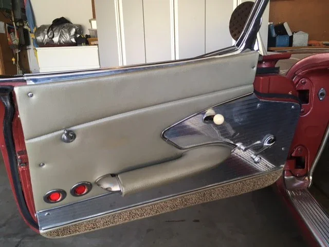 Chevrolet-Corvette-convertible-1961-Burgundy-Tan-2