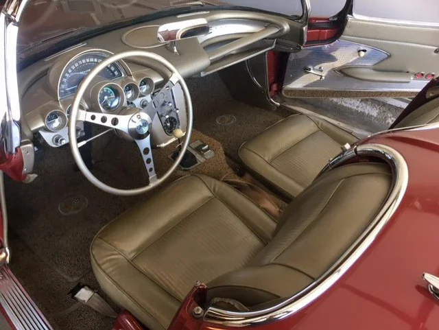 Chevrolet-Corvette-convertible-1961-Burgundy-Tan-26