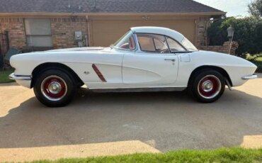 Chevrolet-Corvette-convertible-1962-White-Red-1
