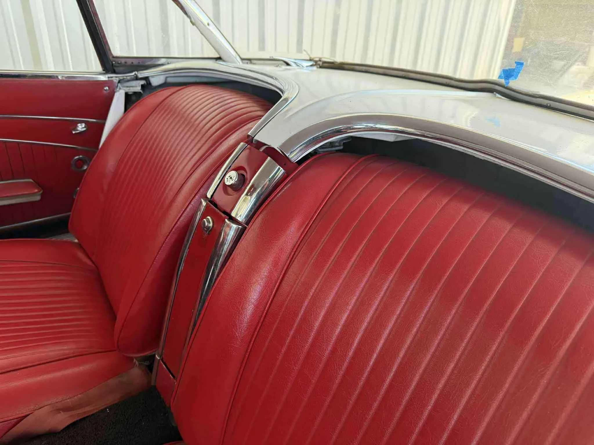 Chevrolet-Corvette-convertible-1962-White-Red-12