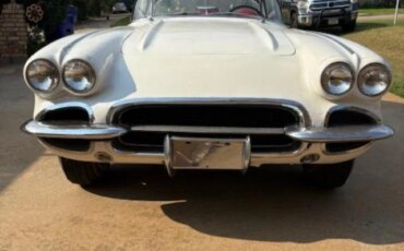 Chevrolet-Corvette-convertible-1962-White-Red-2