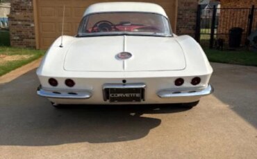Chevrolet-Corvette-convertible-1962-White-Red-3