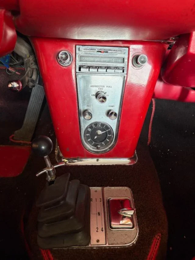 Chevrolet-Corvette-convertible-1962-White-Red-7