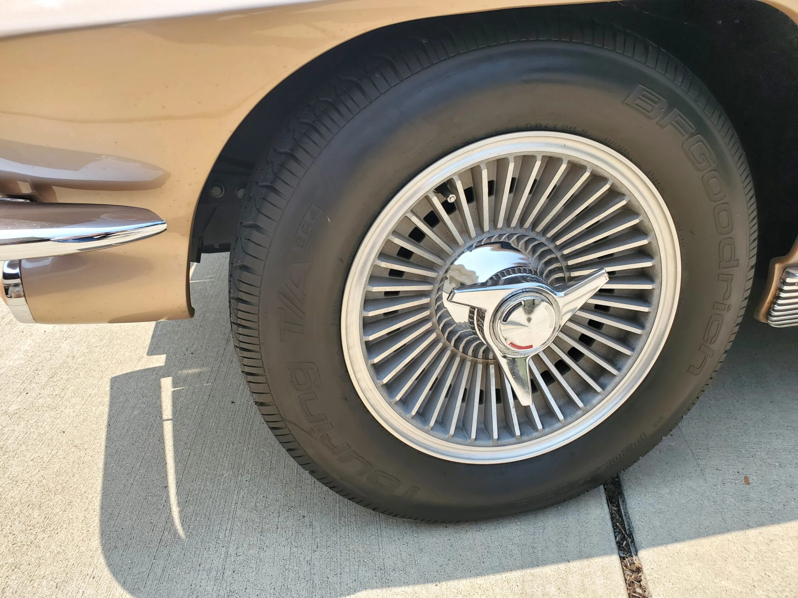 Chevrolet-Corvette-convertible-1963-Tan-Tan-10