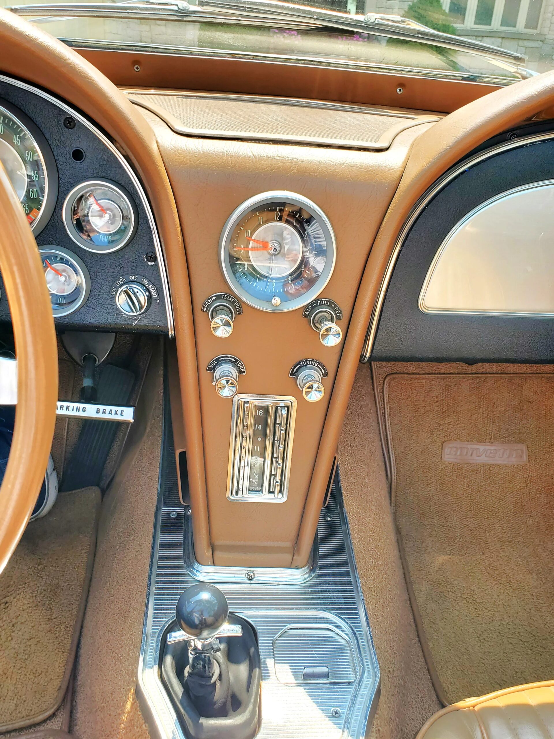 Chevrolet-Corvette-convertible-1963-Tan-Tan-28