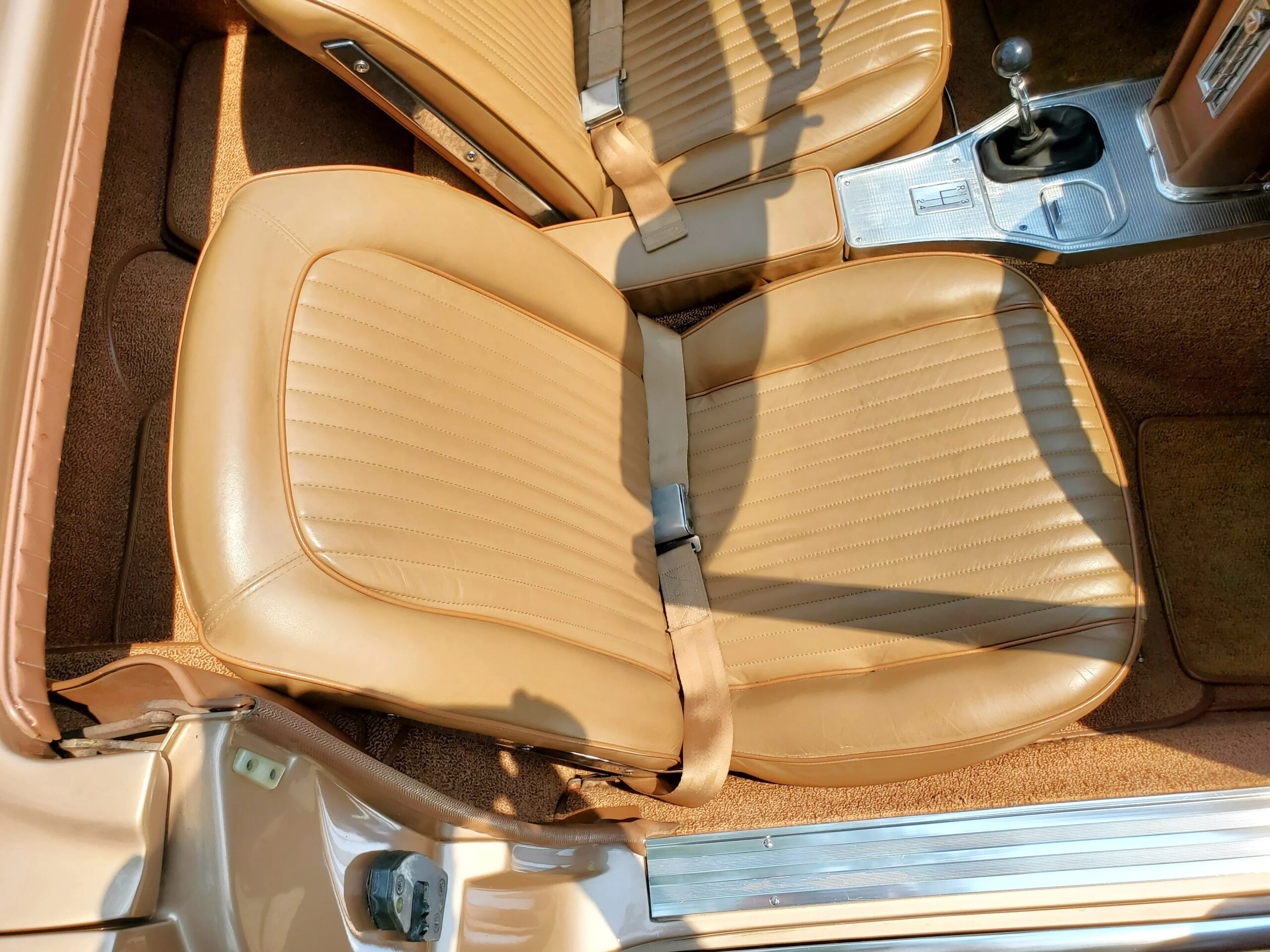 Chevrolet-Corvette-convertible-1963-Tan-Tan-30