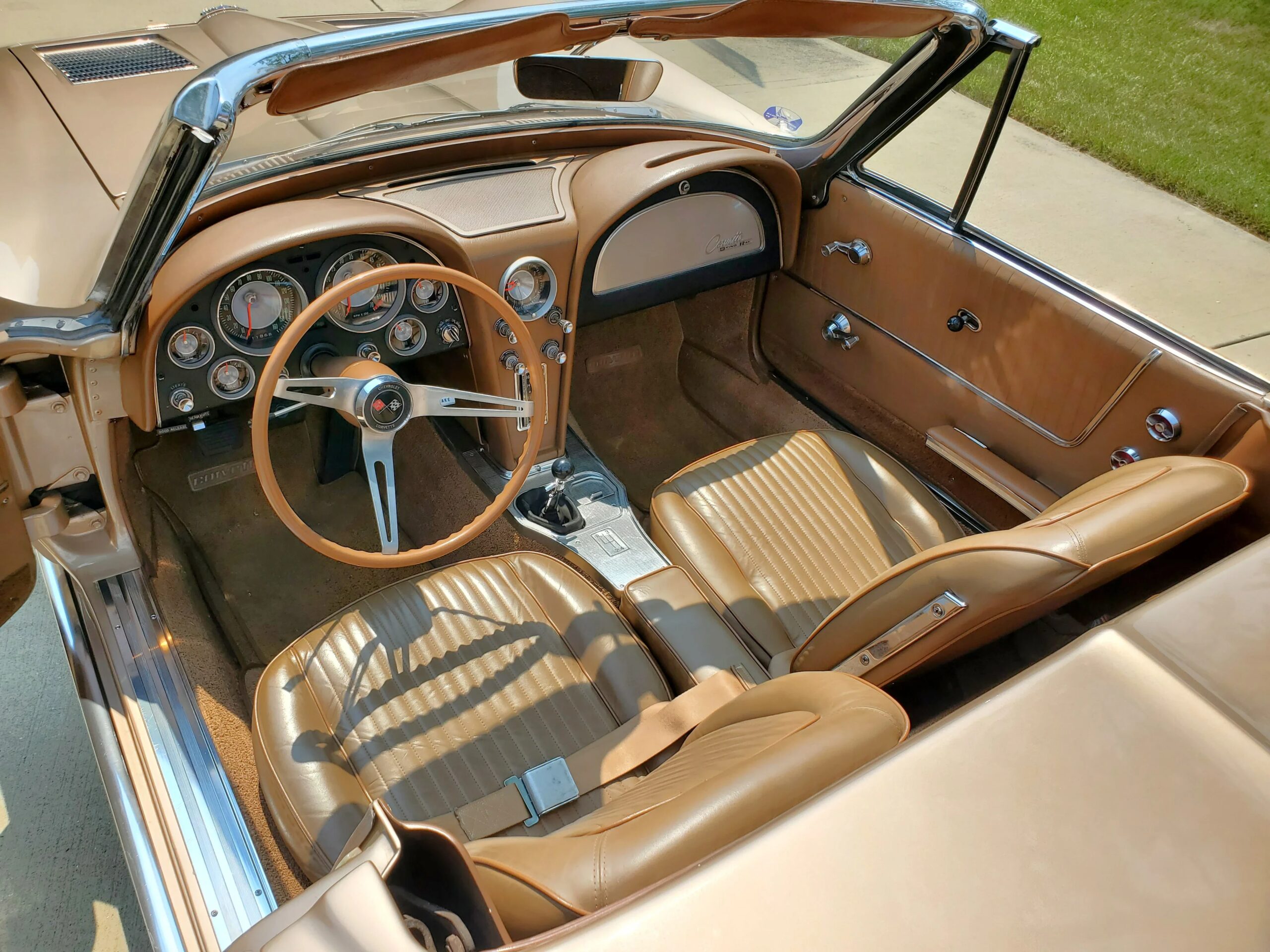Chevrolet-Corvette-convertible-1963-Tan-Tan-4