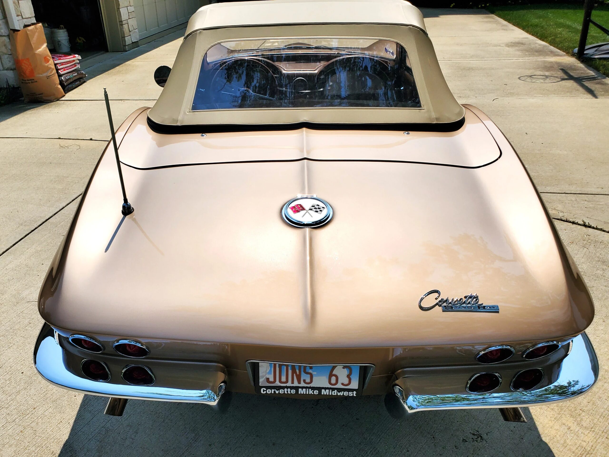Chevrolet-Corvette-convertible-1963-Tan-Tan