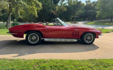Chevrolet-Corvette-convertible-1966-Red-Black-1