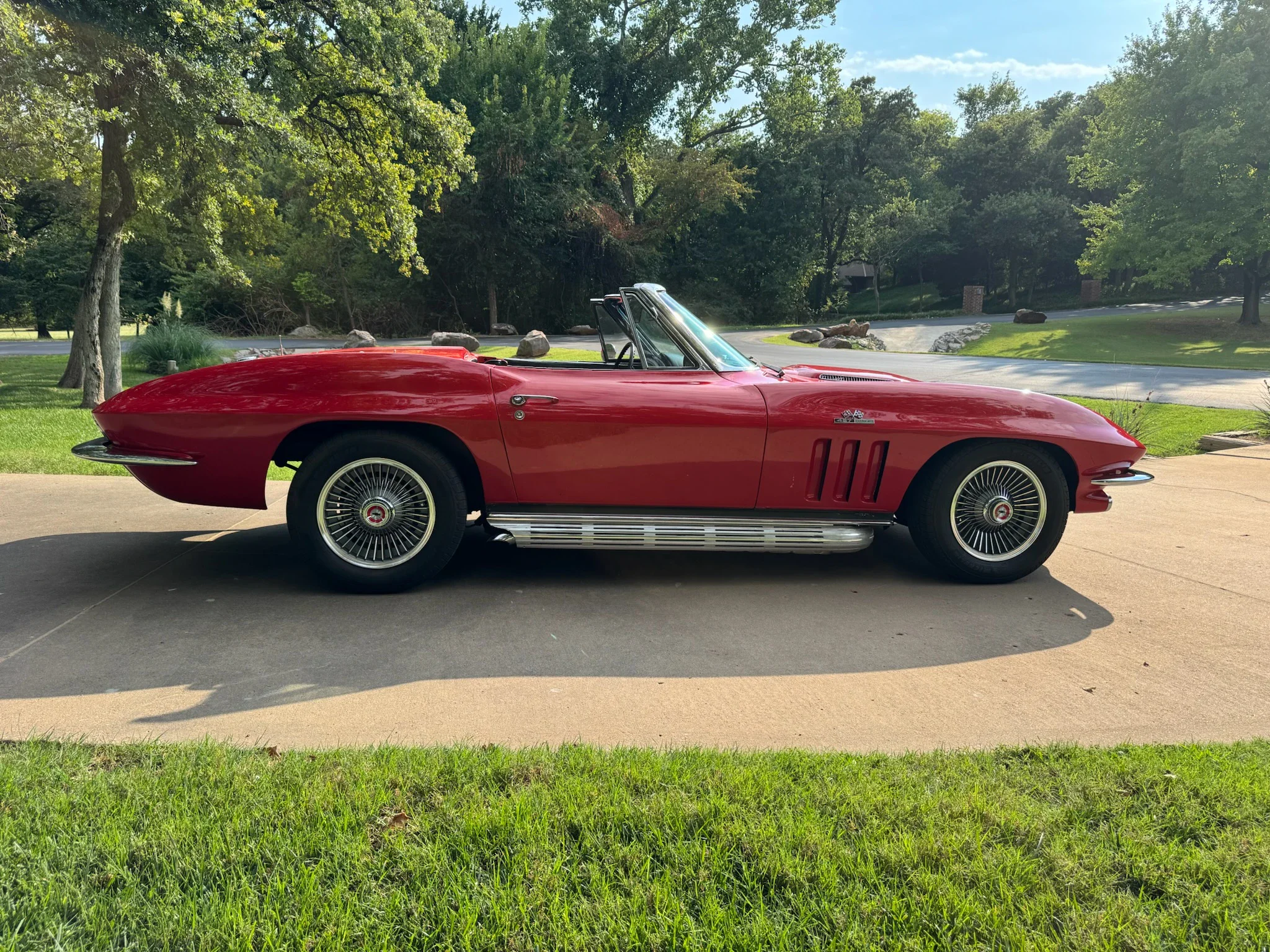 Chevrolet-Corvette-convertible-1966-Red-Black-1