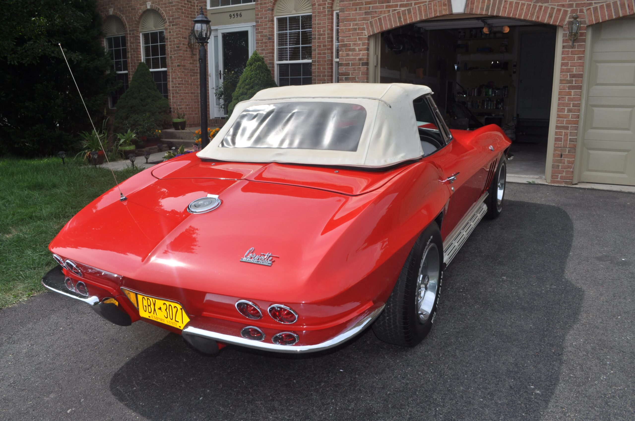 Chevrolet-Corvette-convertible-1966-Red-Black-12