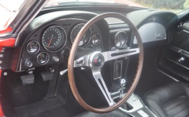 Chevrolet-Corvette-convertible-1966-Red-Black-2