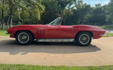 Chevrolet-Corvette-convertible-1966-Red-Black-2