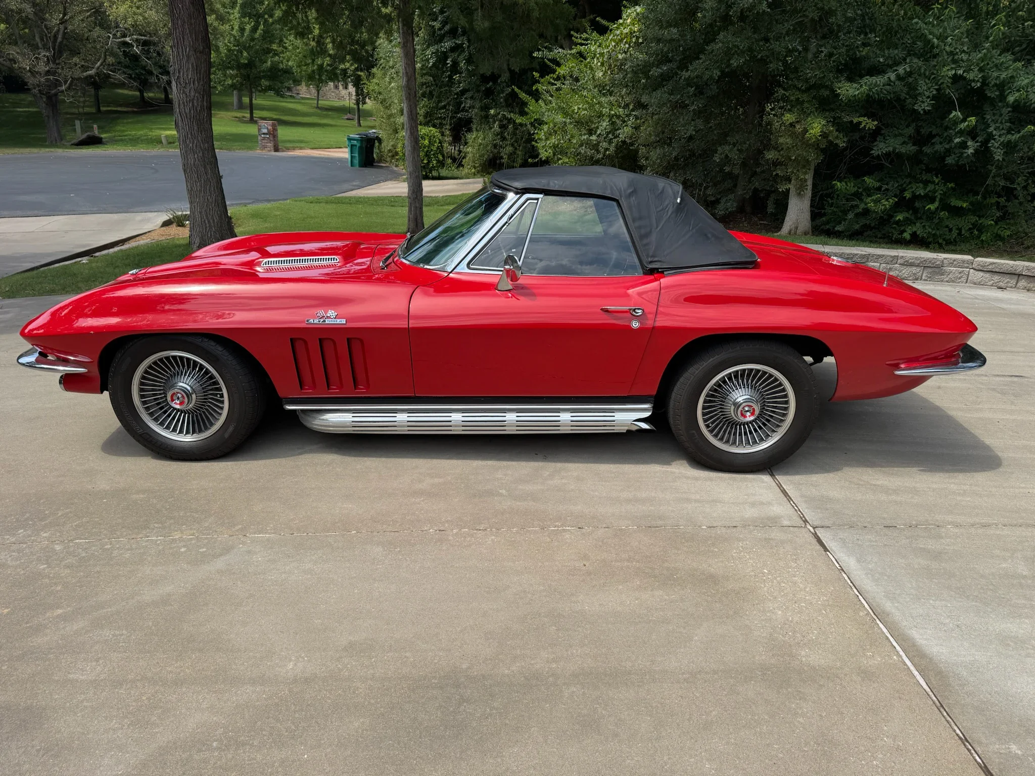 Chevrolet-Corvette-convertible-1966-Red-Black-3