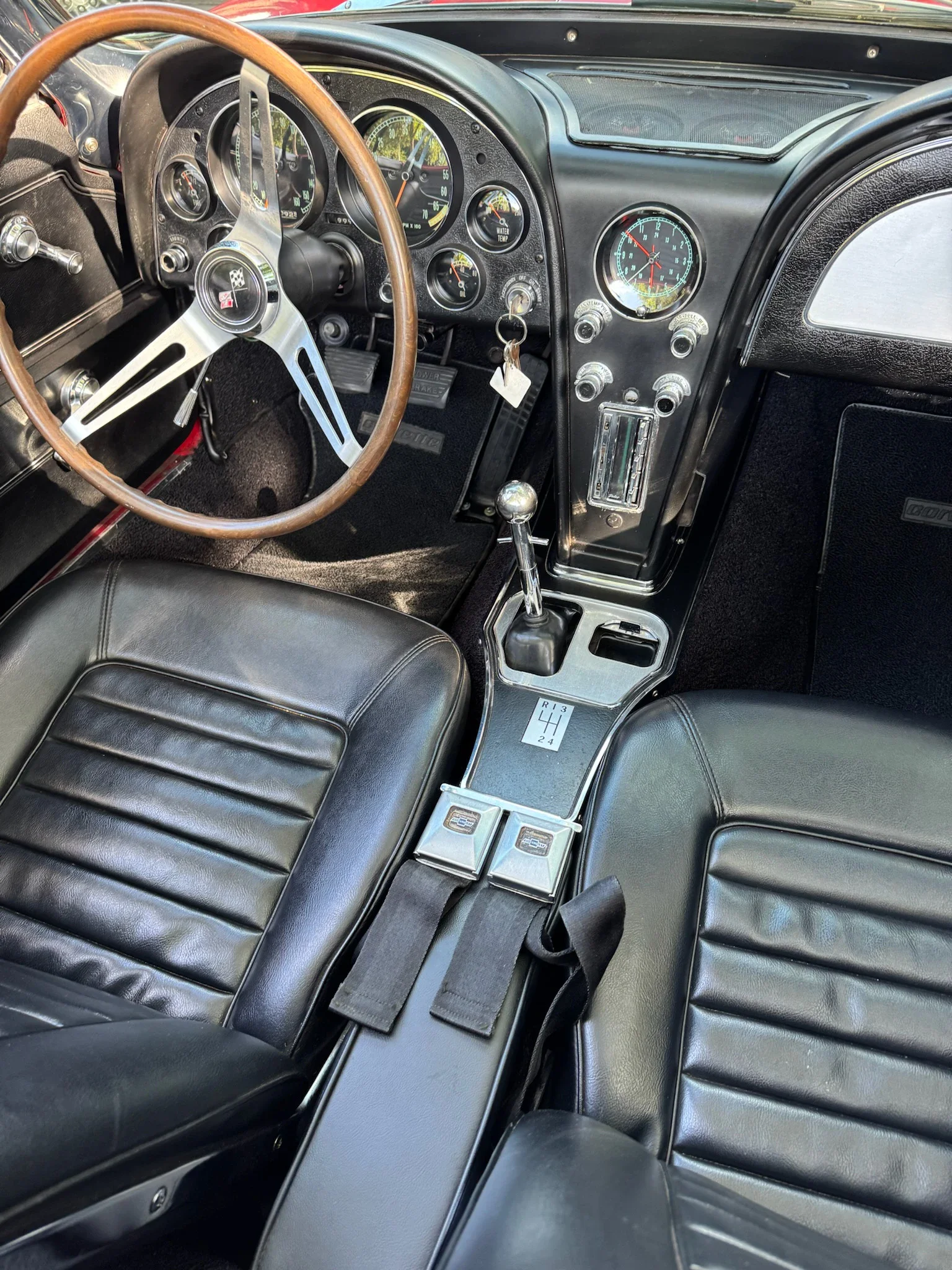 Chevrolet-Corvette-convertible-1966-Red-Black-30