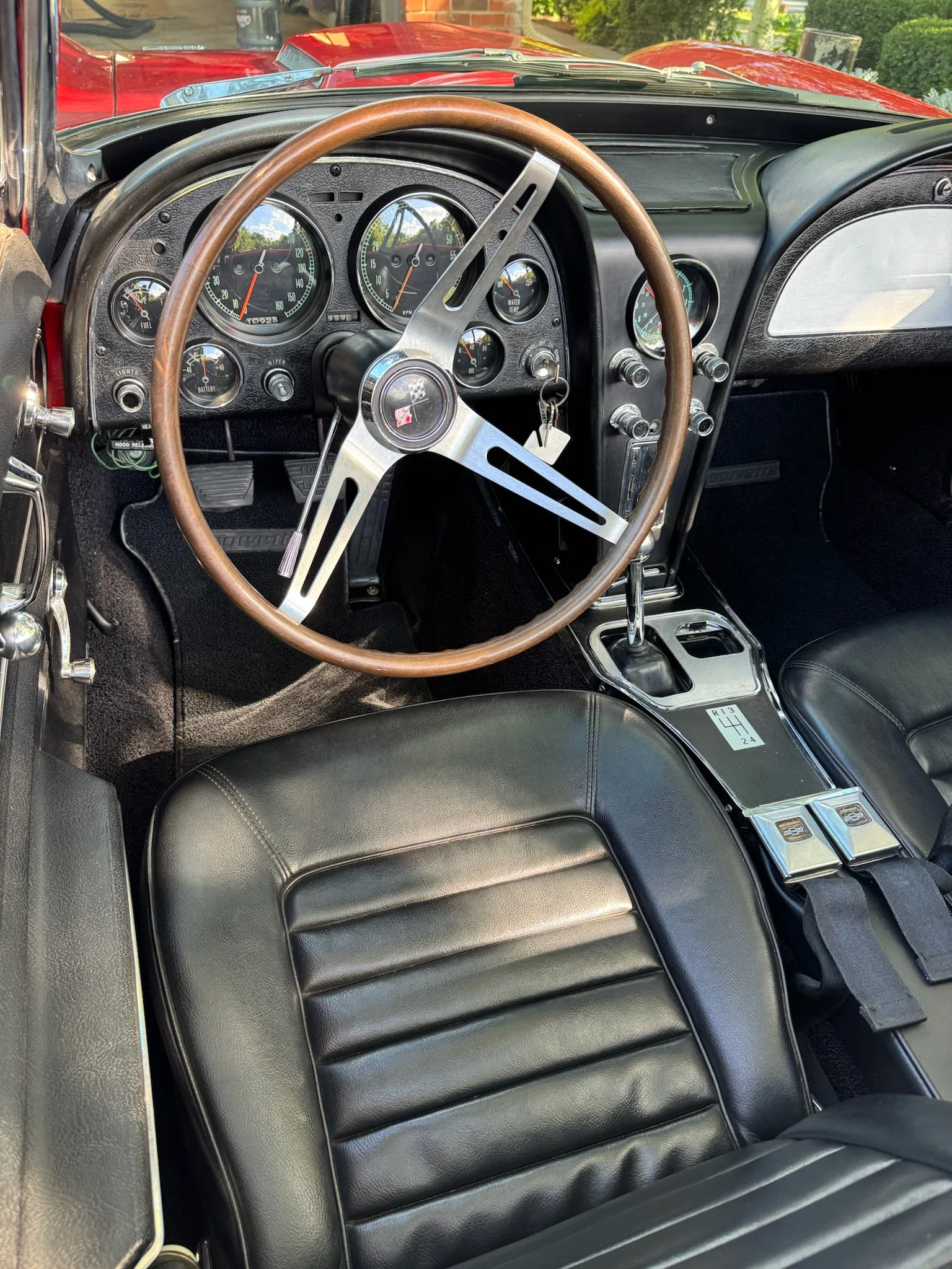 Chevrolet-Corvette-convertible-1966-Red-Black-31