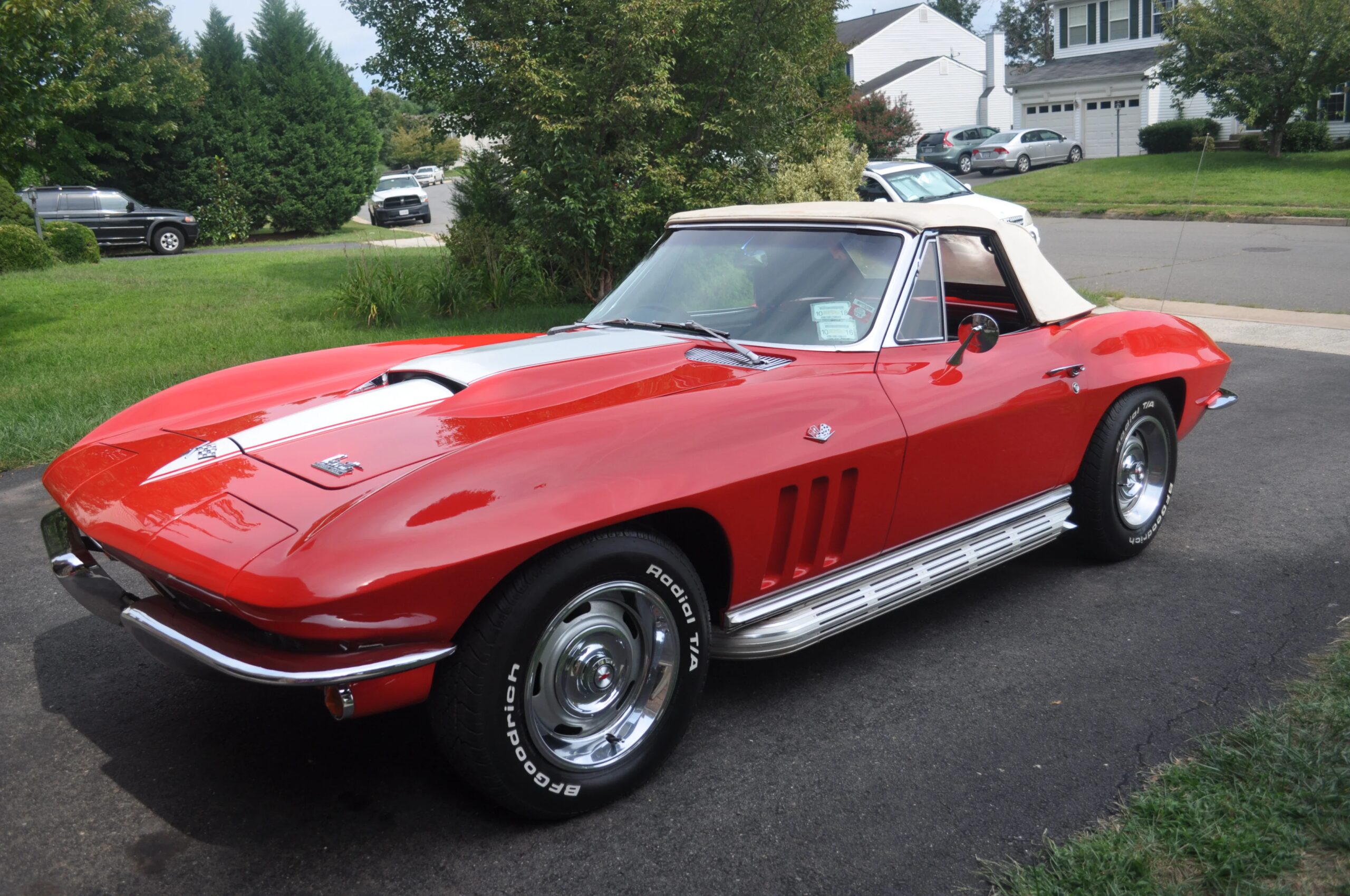 Chevrolet-Corvette-convertible-1966-Red-Black