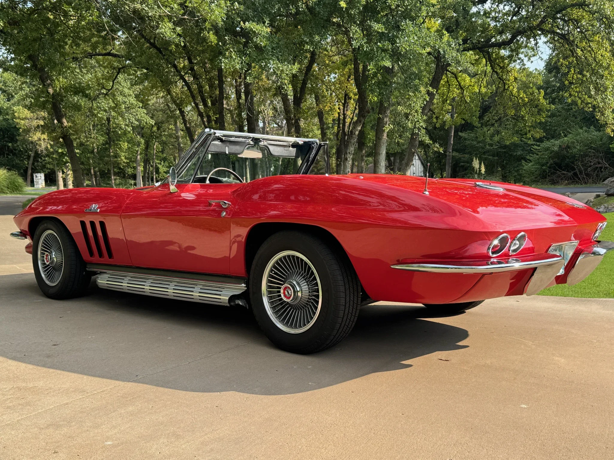 Chevrolet-Corvette-convertible-1966-Red-Black