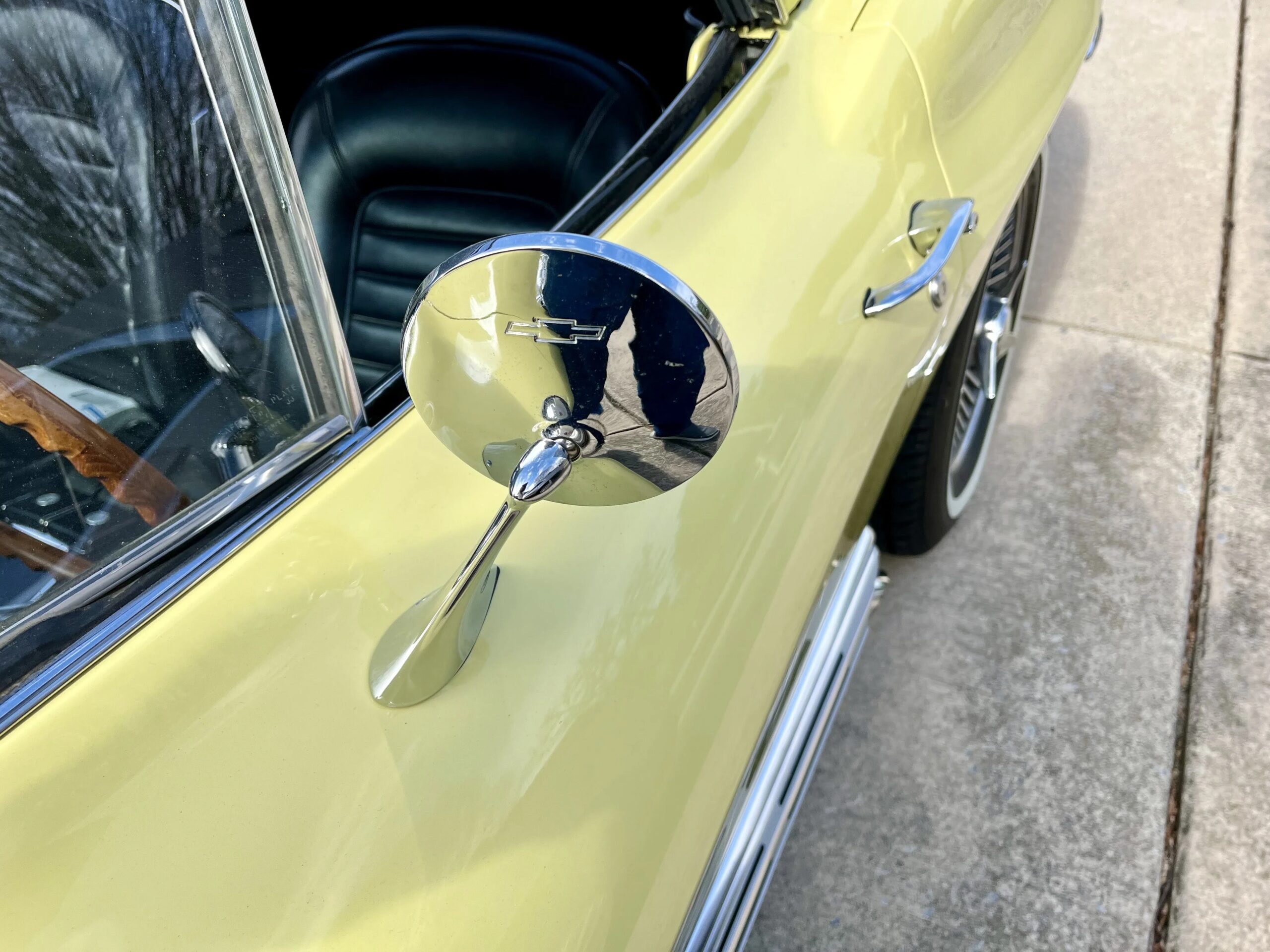 Chevrolet-Corvette-convertible-1966-Yellow-Black-11