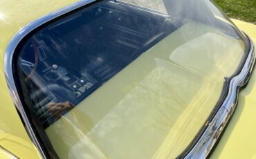Chevrolet-Corvette-convertible-1966-Yellow-Black-12