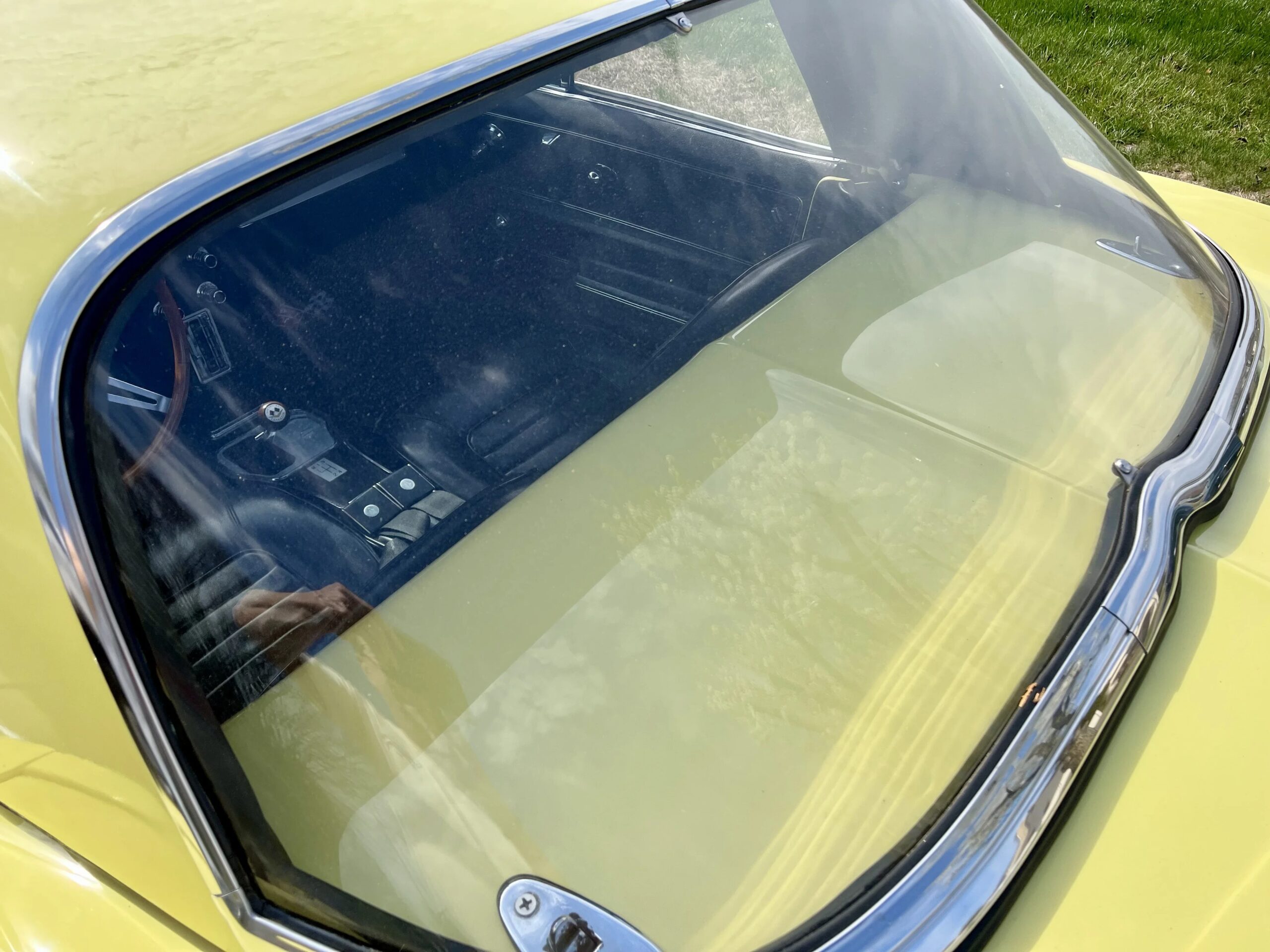 Chevrolet-Corvette-convertible-1966-Yellow-Black-12