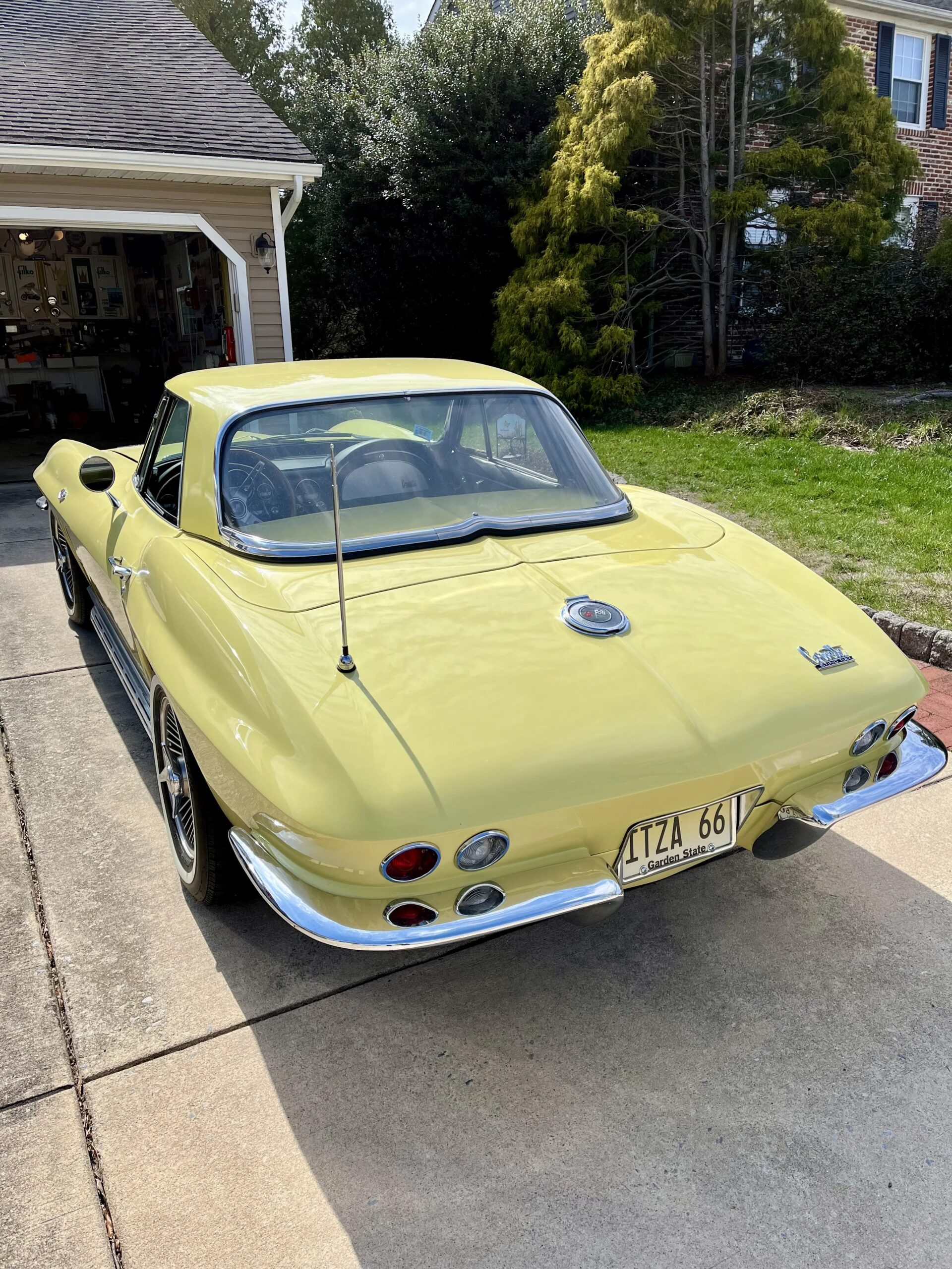 Chevrolet-Corvette-convertible-1966-Yellow-Black-18