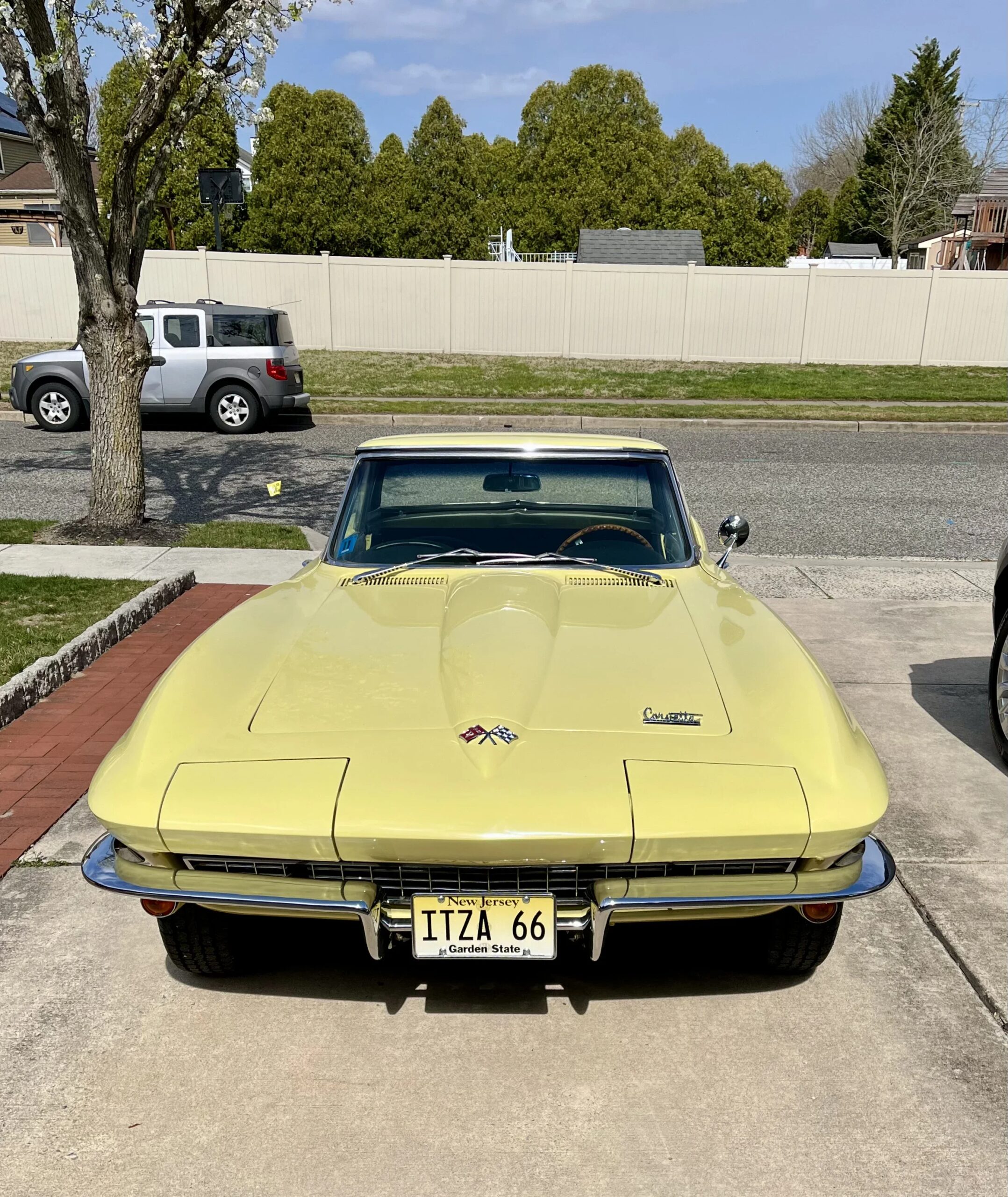Chevrolet-Corvette-convertible-1966-Yellow-Black-19