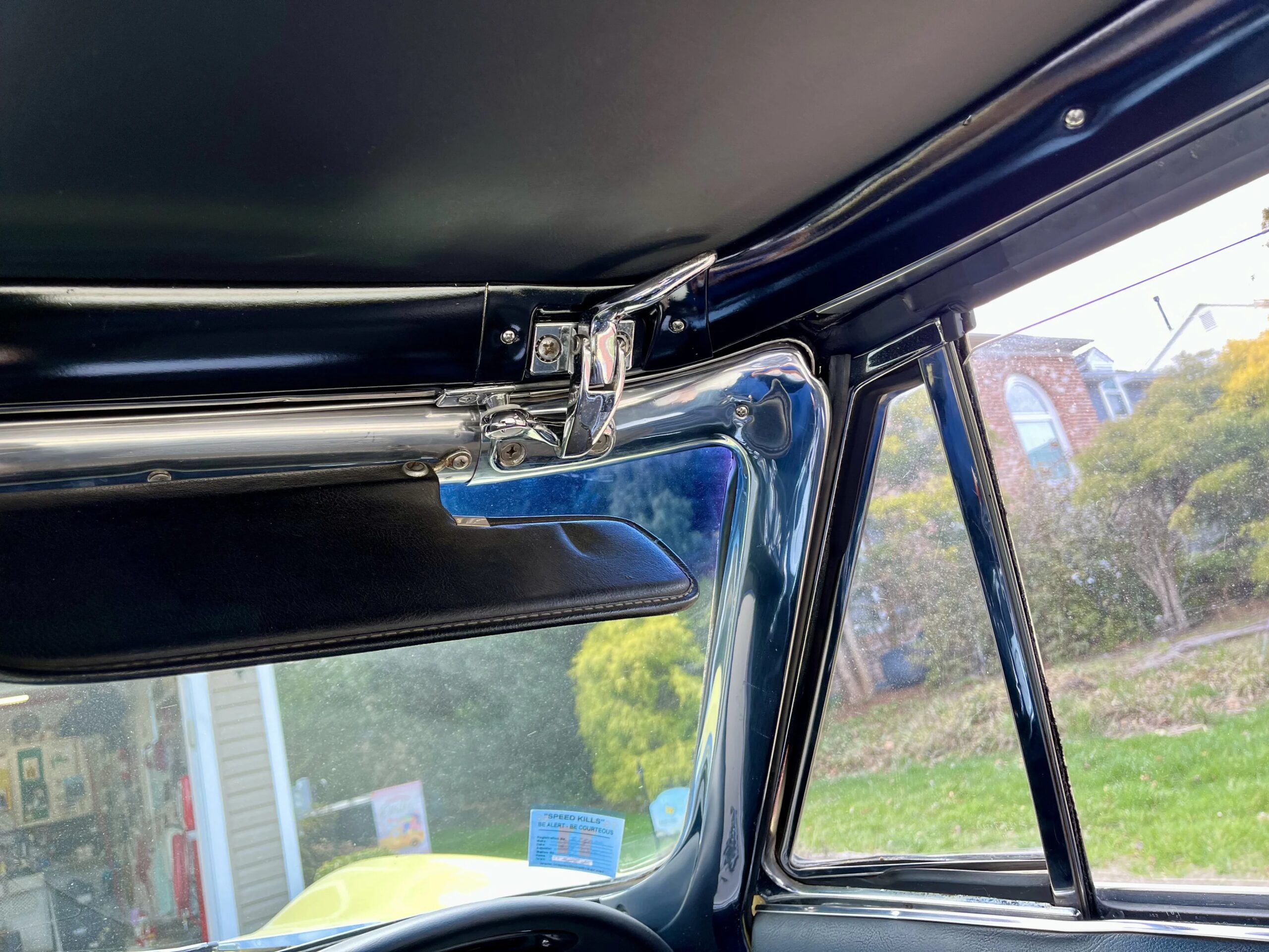 Chevrolet-Corvette-convertible-1966-Yellow-Black-24