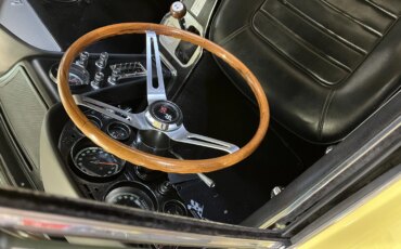 Chevrolet-Corvette-convertible-1966-Yellow-Black-4