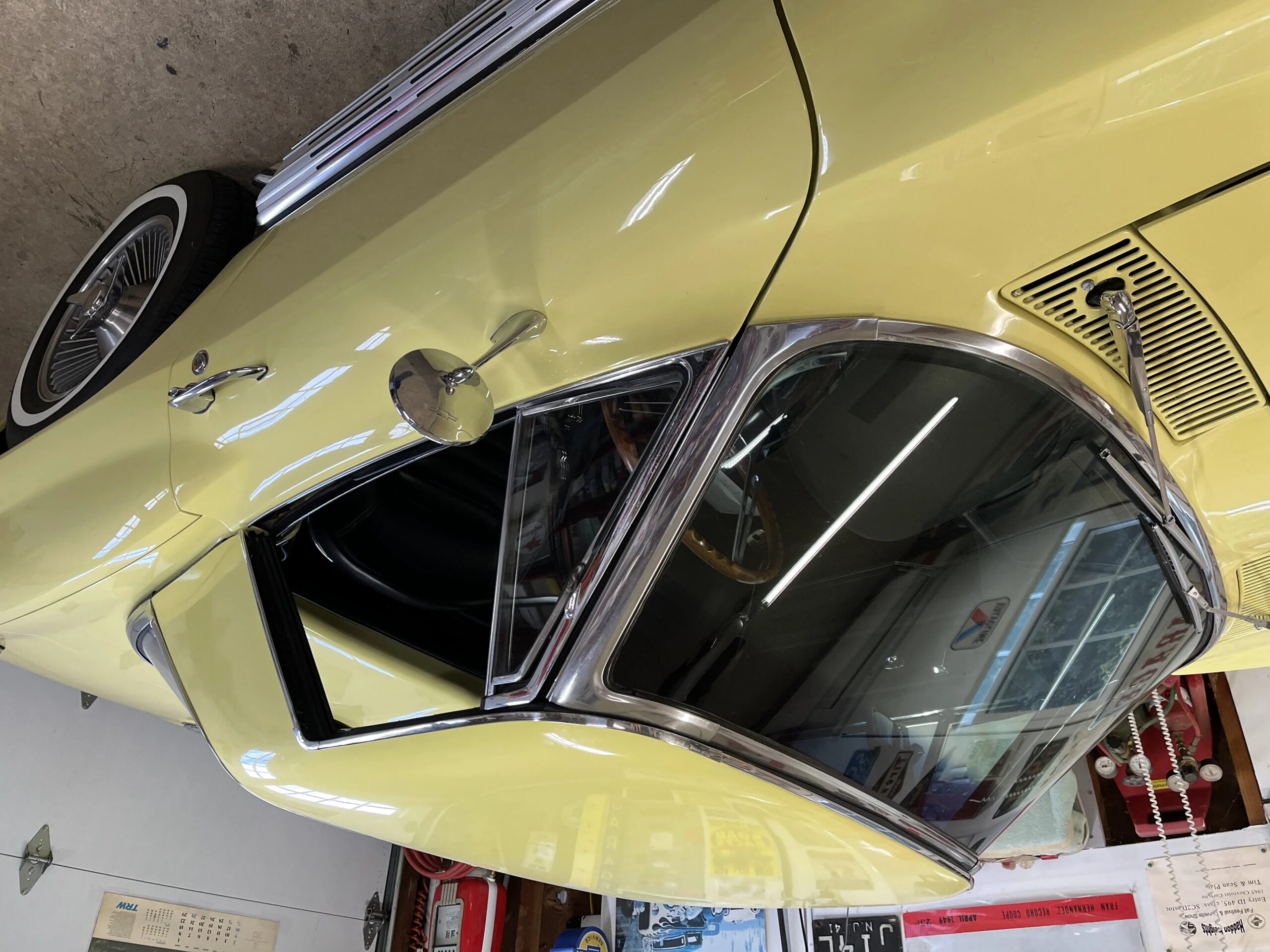 Chevrolet-Corvette-convertible-1966-Yellow-Black-5