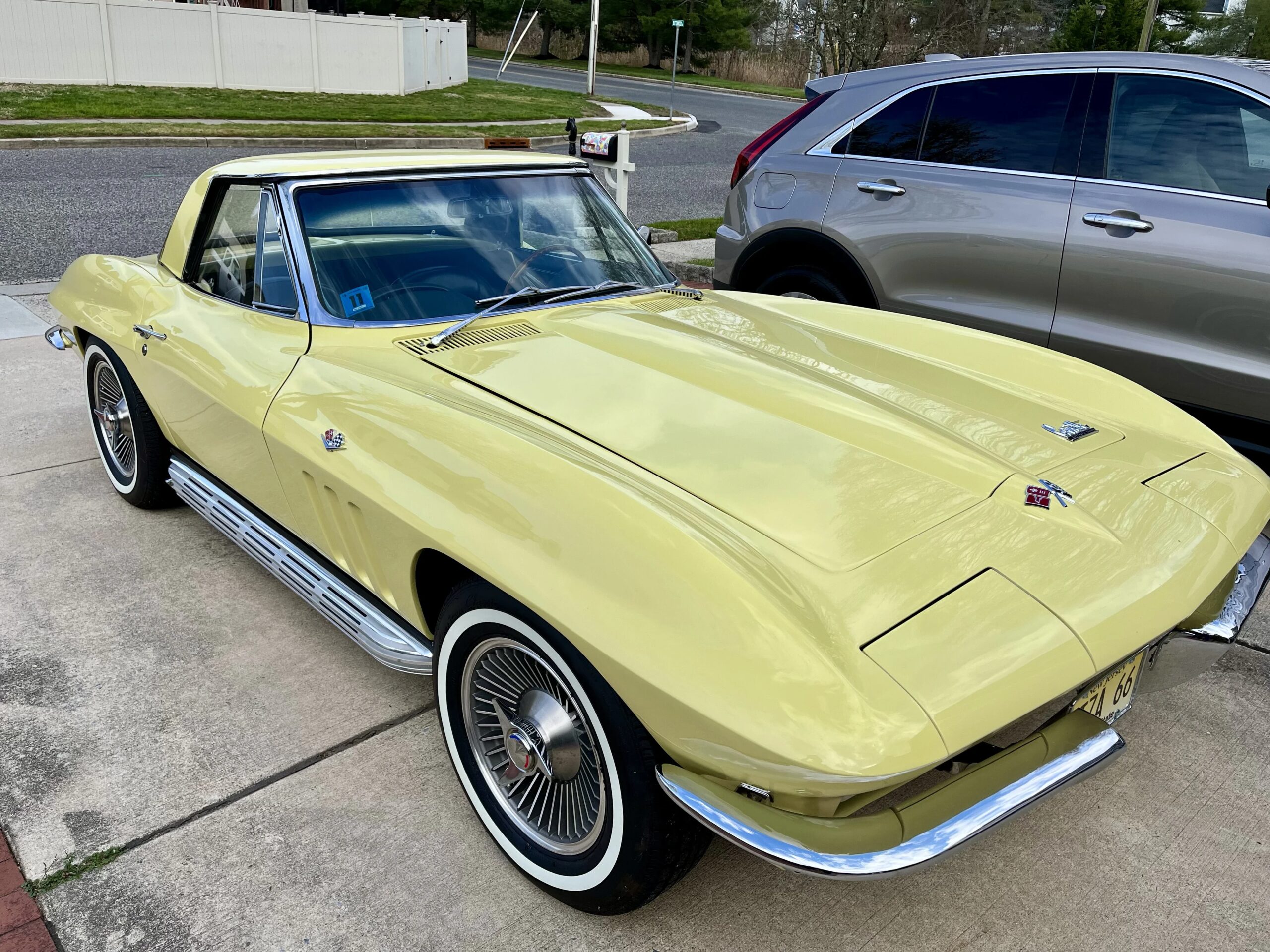 Chevrolet-Corvette-convertible-1966-Yellow-Black-8