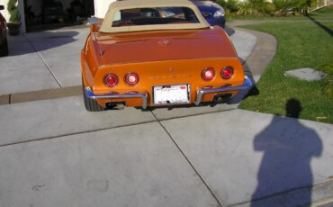 Chevrolet-Corvette-convertible-1972-Orange-Tan-1