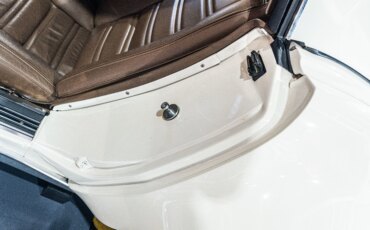 Chevrolet-Corvette-convertible-1972-White-Tan-14