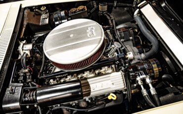 Chevrolet-Corvette-convertible-1972-White-Tan-3