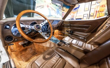Chevrolet-Corvette-convertible-1972-White-Tan-37