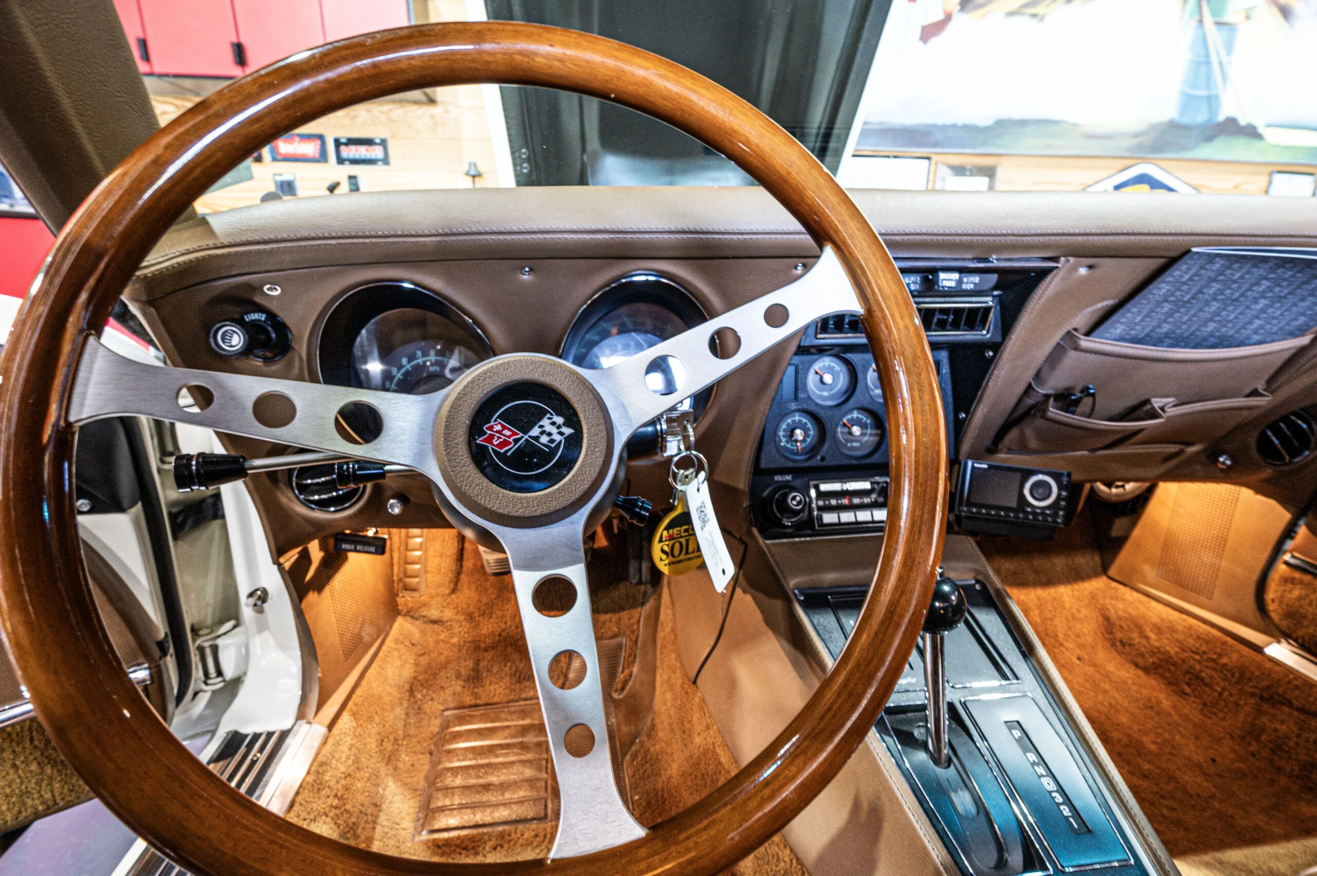 Chevrolet-Corvette-convertible-1972-White-Tan-38