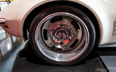Chevrolet-Corvette-convertible-1972-White-Tan-4