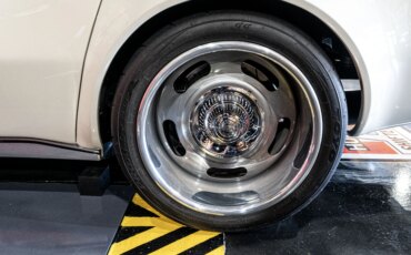 Chevrolet-Corvette-convertible-1972-White-Tan-46