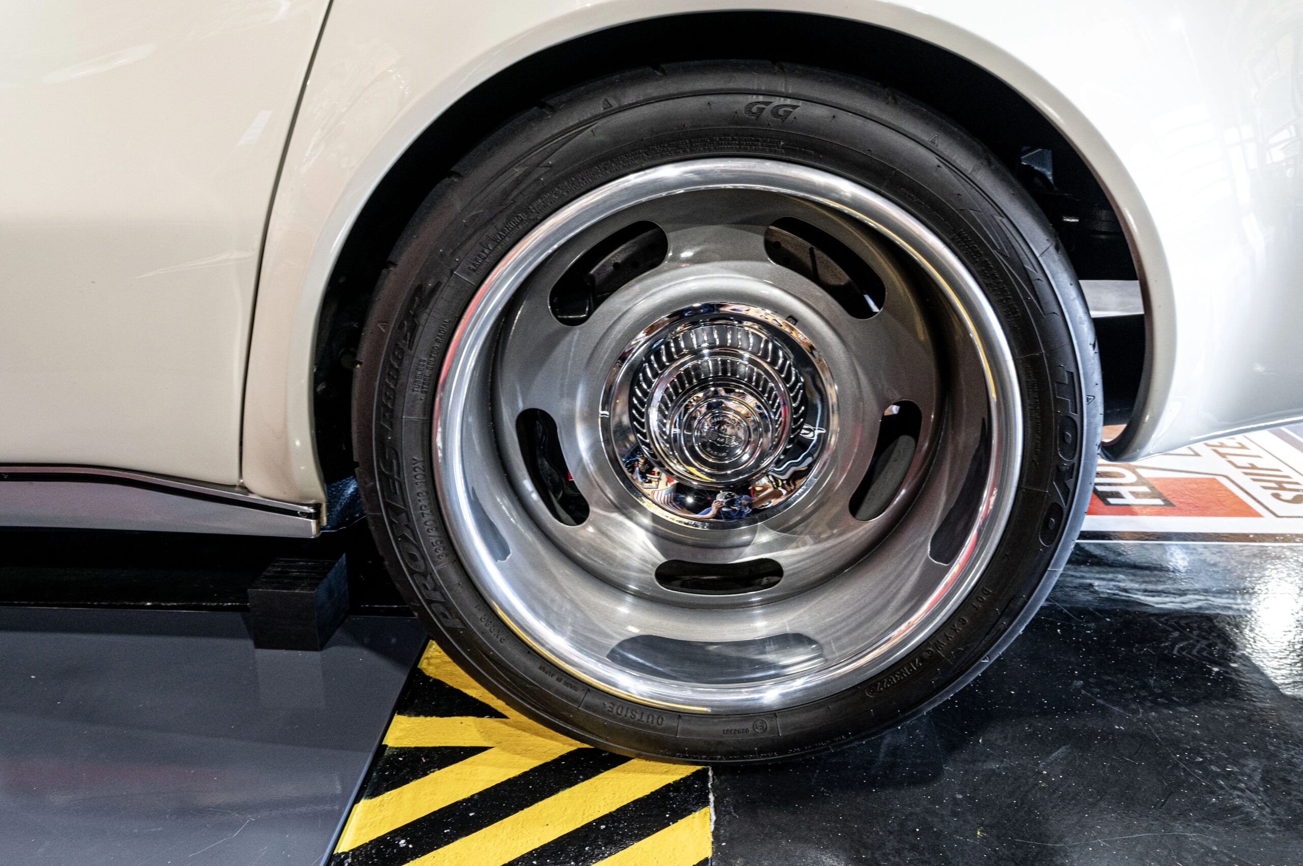 Chevrolet-Corvette-convertible-1972-White-Tan-46